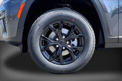 2026 Jeep Grand Cherokee Laredo Altitude