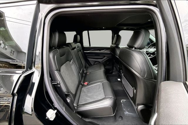 2026 Jeep Grand Cherokee Altitude