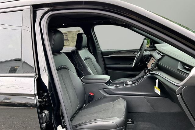 2026 Jeep Grand Cherokee Altitude