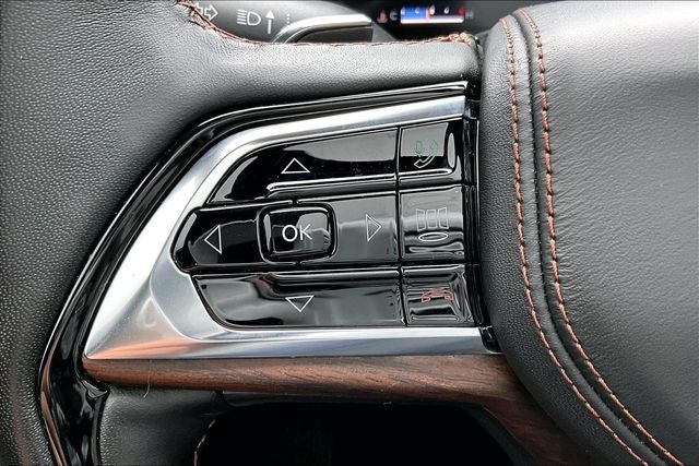 2022 Jeep Grand Cherokee Summit