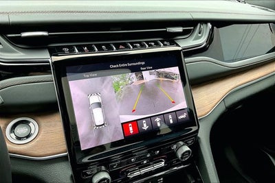 2022 Jeep Grand Cherokee Summit