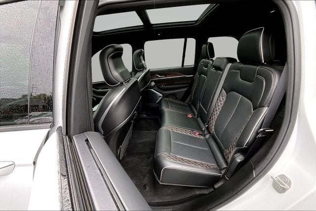 2022 Jeep Grand Cherokee Summit