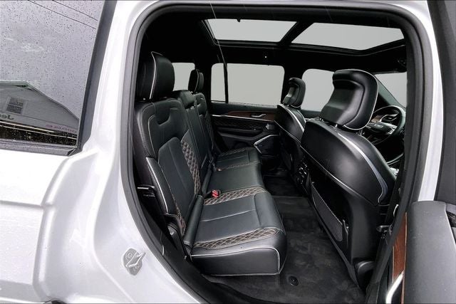 2022 Jeep Grand Cherokee Summit