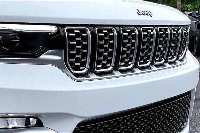 2022 Jeep Grand Cherokee Summit