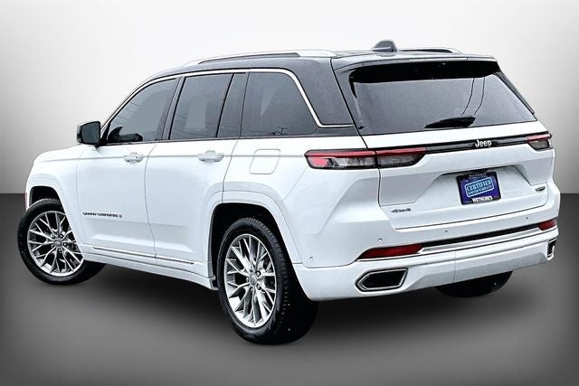 2022 Jeep Grand Cherokee Summit