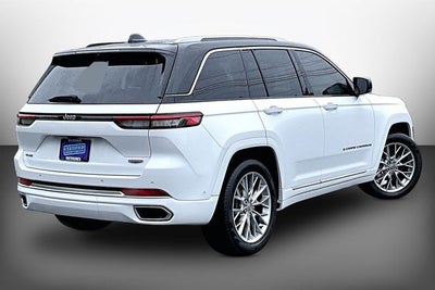2022 Jeep Grand Cherokee Summit