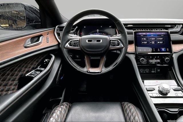 2022 Jeep Grand Cherokee Summit