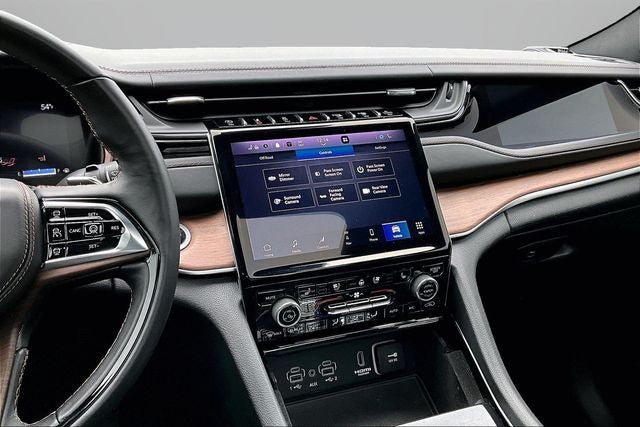 2022 Jeep Grand Cherokee Summit