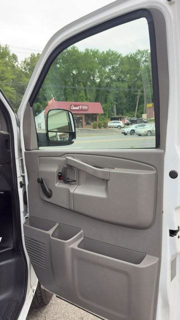2017 Chevrolet Express 3500 Work Van Cutaway