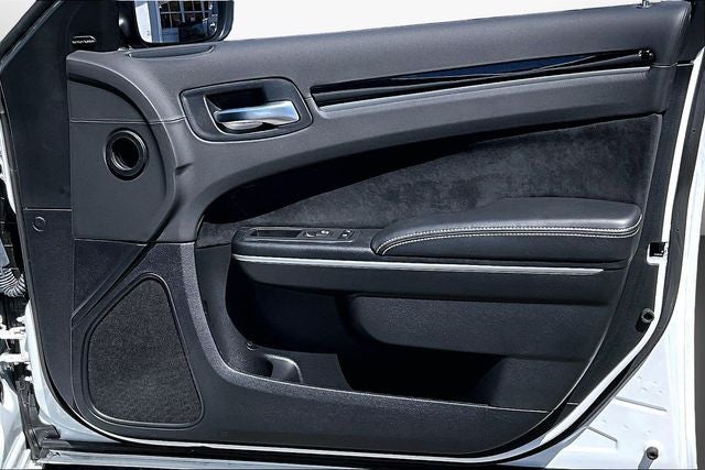 2023 Chrysler 300 C