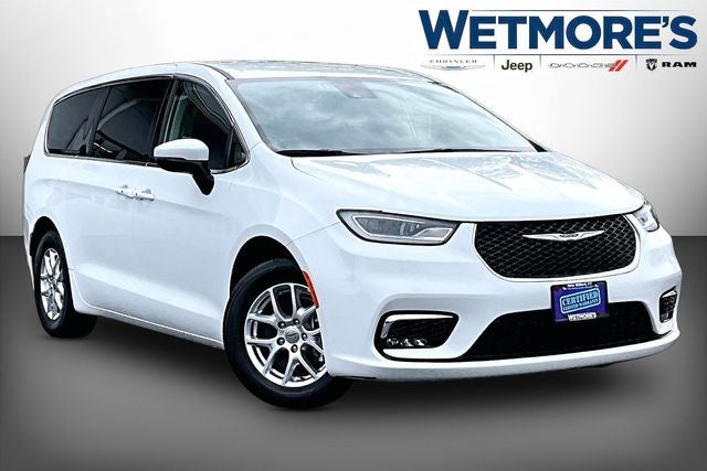 2023 Chrysler Pacifica Touring L's photo