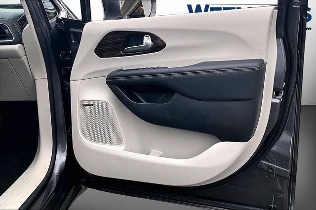 2021 Chrysler Pacifica Hybrid Limited