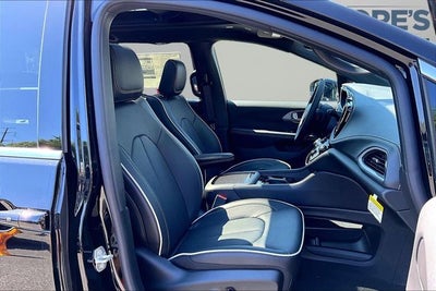 2027 Chrysler Pacifica Limited