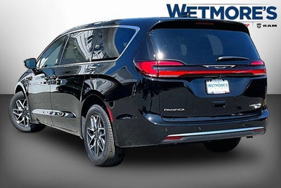 2027 Chrysler Pacifica Limited