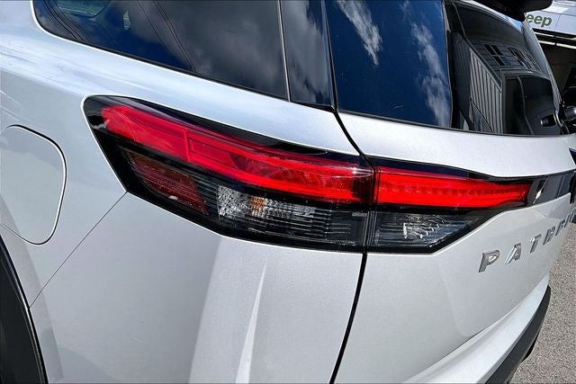 2022 Nissan Pathfinder S
