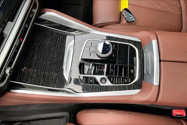 2025 BMW X6 M60i