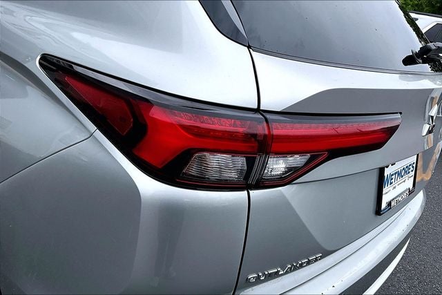2022 Mitsubishi Outlander SE