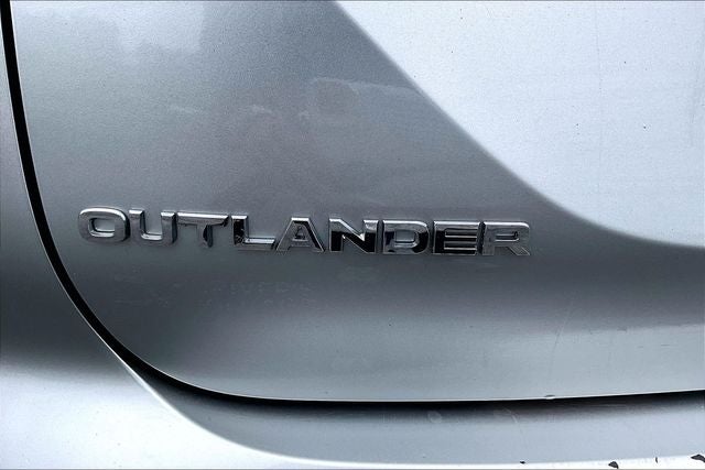 2022 Mitsubishi Outlander SE