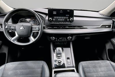 2022 Mitsubishi Outlander SE