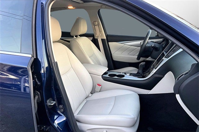 2022 INFINITI Q50 LUXE